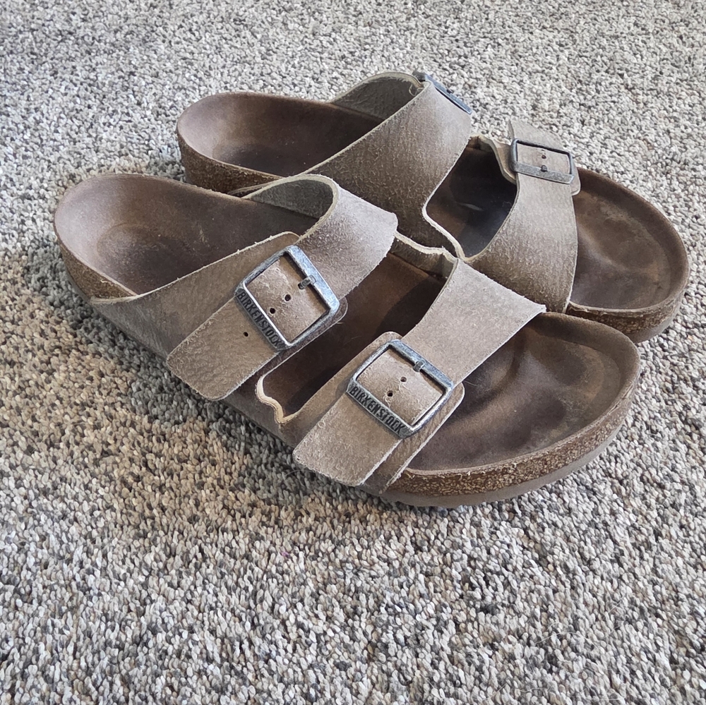 Birkenstock Arizona sandals in taupe suede Size 45 11m